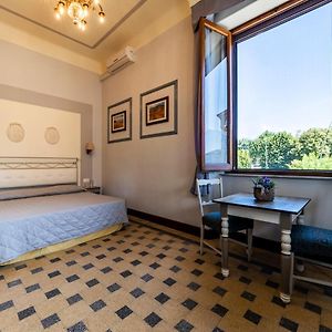 Camera grande con letto king size